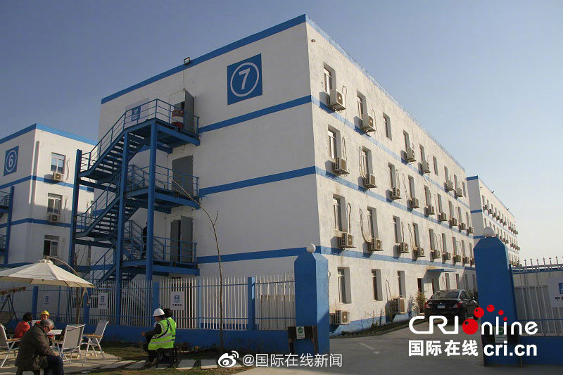 《游泳池》hd中字免费在线观看-全集电影-二哥影院