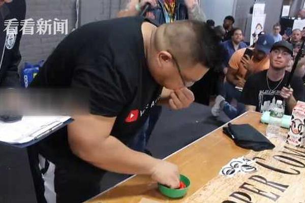 两人一起制作豆浆，无被子的视频风靡网络，现场制作流程全解析——游戏圈最新热门玩法揭秘