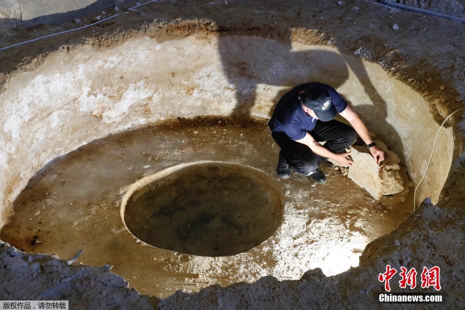 抖音小时报,拖摸网站全新发布系统网友热议其背后故事